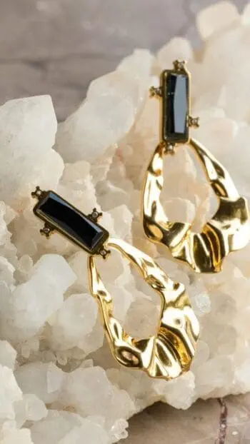 BLACK DUNE EARRINGS
