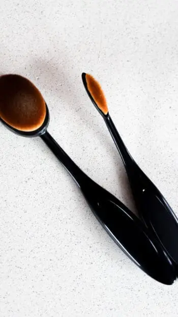 VELVET TOUCH OVAL BRUSH SET