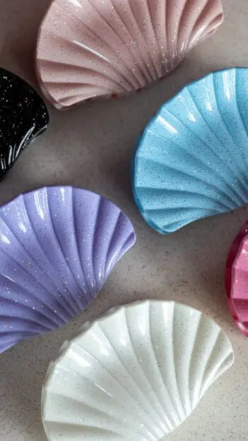 SEASHELL SPARKLE HAIR CLIPS