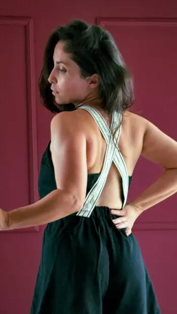 BLACK LINEN CROP TOP