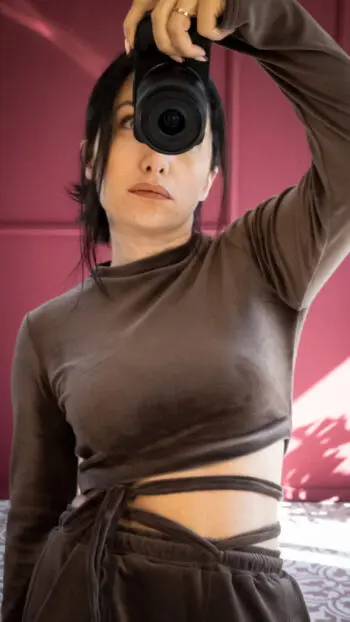 LUNA VELOUR CROP TOP